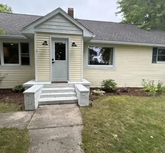 leading edge gutters traverse city mi 2025 11 03T17 09 24.902414Z 98422.2620324738